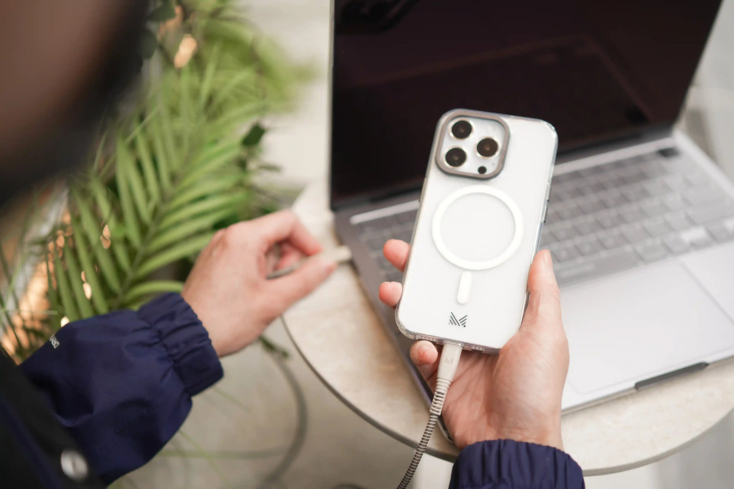 MONOCOZZI ESSENTIALS Apple Certified Braided USB-C To Lightning Sync And Charge Cable 120cm (Green)